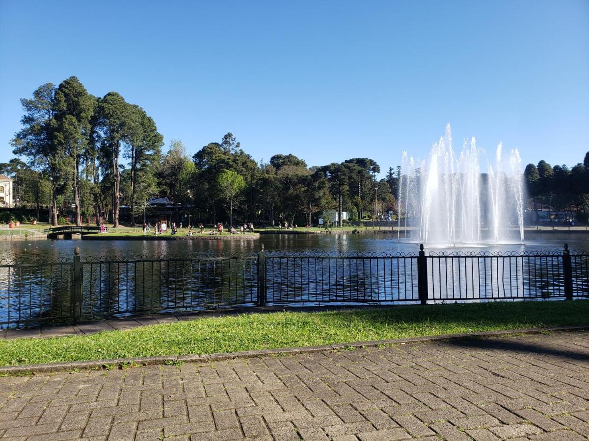 Lugar Encantador Com Patio, Proximo Ao Portico De Gramado Exterior foto